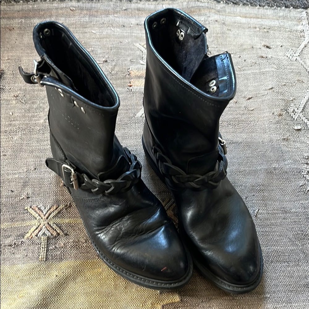 Golden Goose black leather biker boots 39
